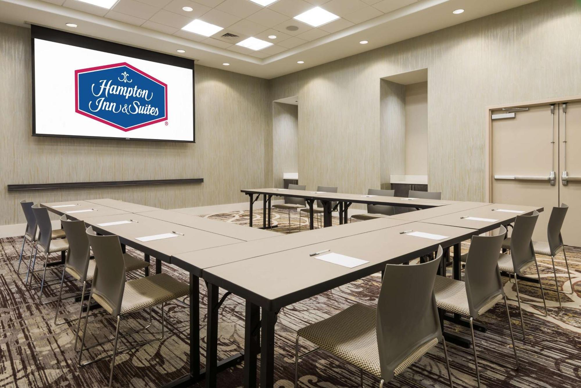 Hampton Inn & Suites Tampa Airport Avion Park Westshore Экстерьер фото