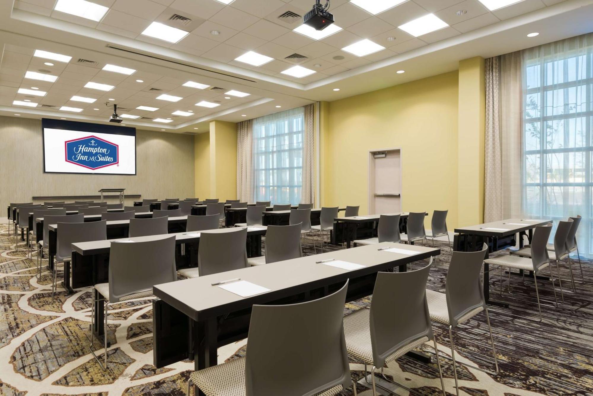 Hampton Inn & Suites Tampa Airport Avion Park Westshore Экстерьер фото