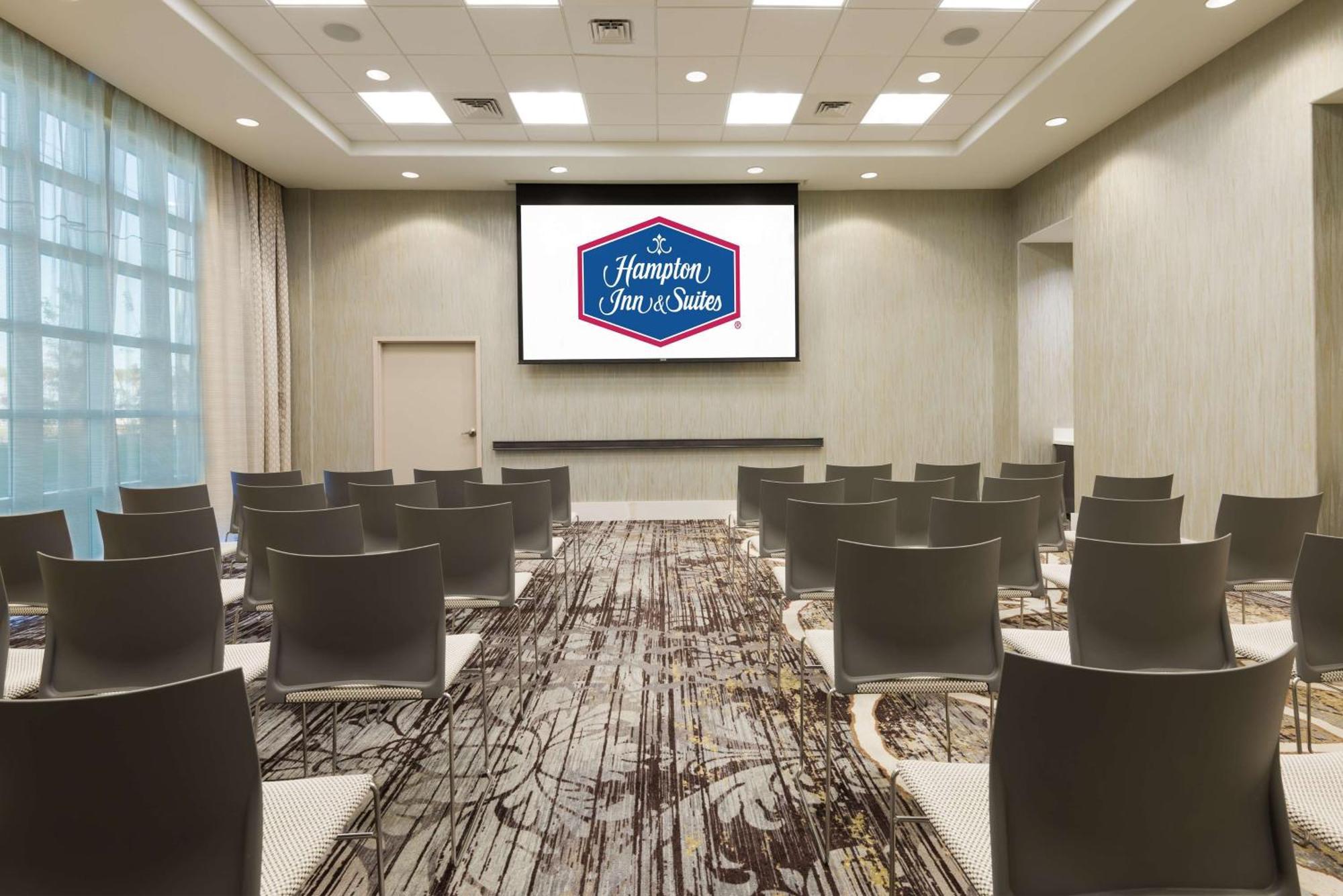 Hampton Inn & Suites Tampa Airport Avion Park Westshore Экстерьер фото
