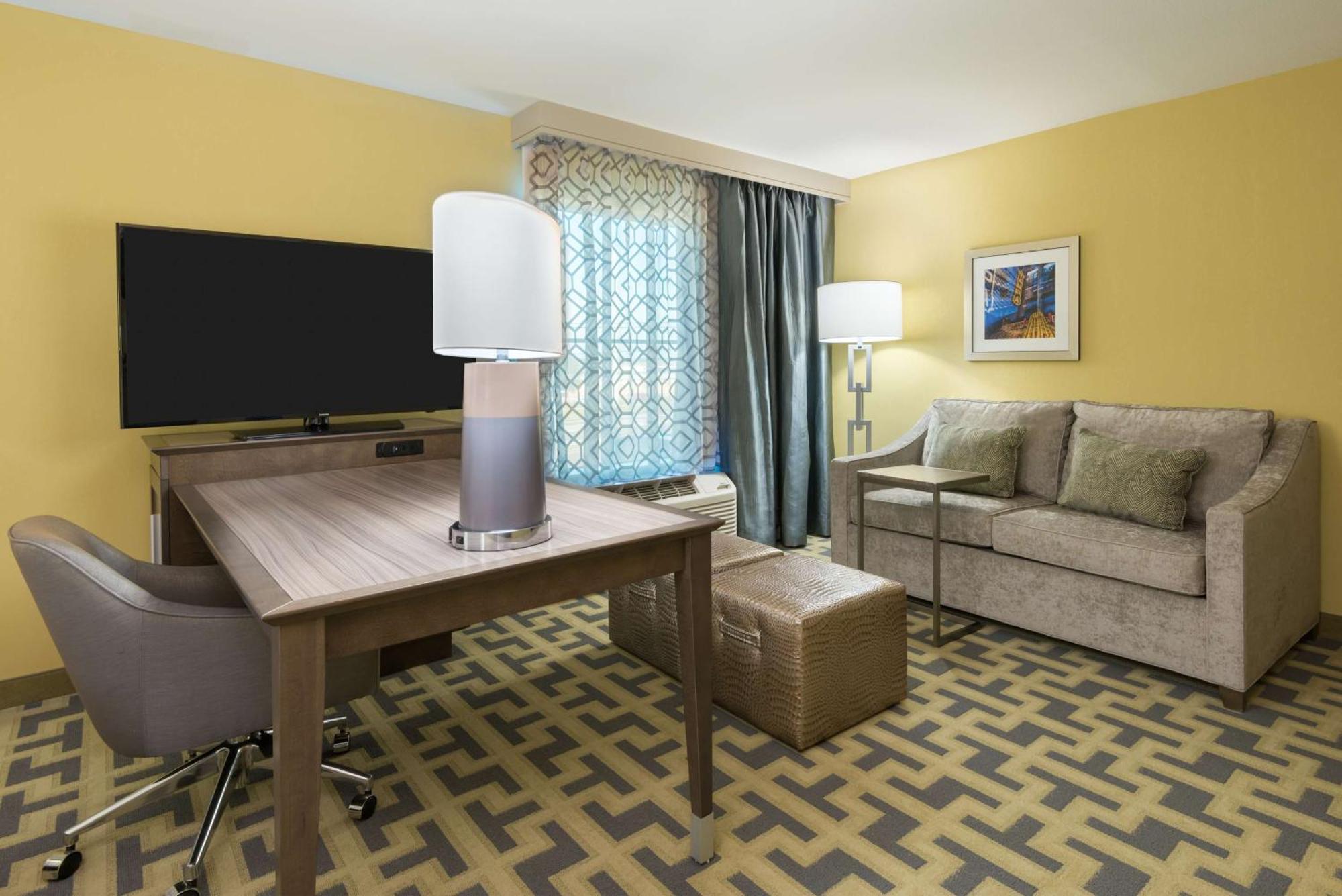Hampton Inn & Suites Tampa Airport Avion Park Westshore Экстерьер фото