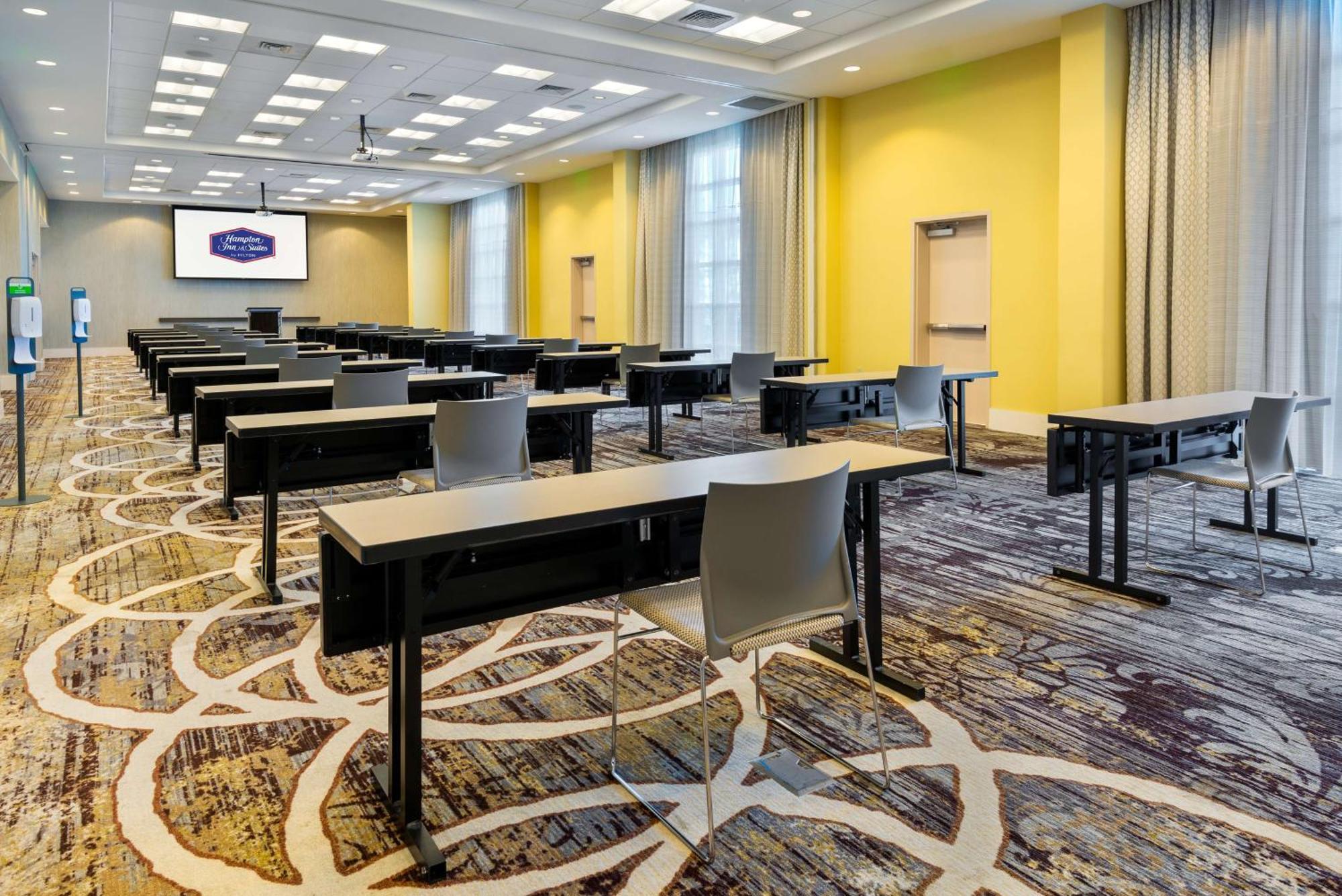 Hampton Inn & Suites Tampa Airport Avion Park Westshore Экстерьер фото